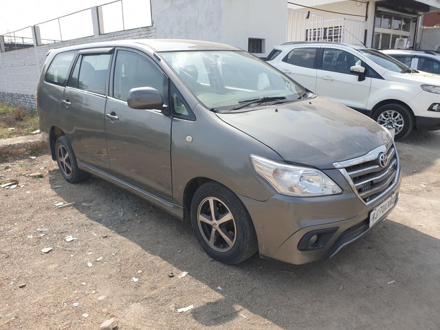 Second-hand 2013 Toyota Innova 2.5 G (Diesel) 7 Seater BS IV for sale in Jhalawar-1
