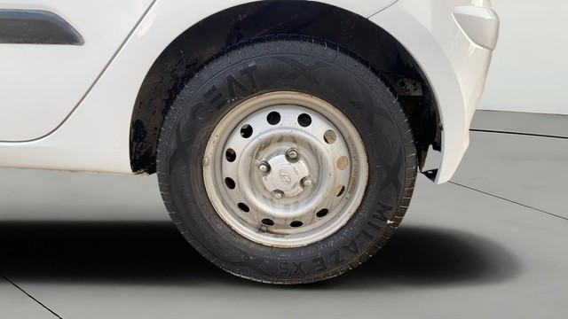 Second-hand 2014 Hyundai i10 Magna 1.1L for sale in Ahmedabad-28