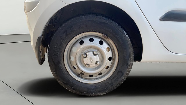 Second-hand 2014 Hyundai i10 Magna 1.1L for sale in Ahmedabad-27