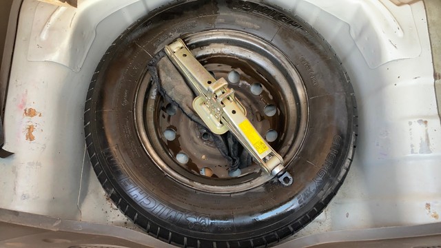 Second-hand 2014 Hyundai i10 Magna 1.1L for sale in Ahmedabad-30