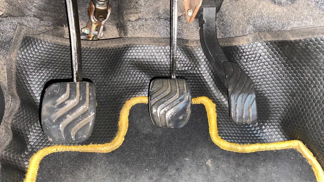 Second-hand 2017 Renault KWID 1.0 RXT for sale in Kochi-24