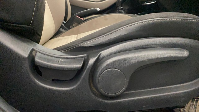 Second-hand 2018 Hyundai i20 1.2 Asta for sale in Lucknow-18