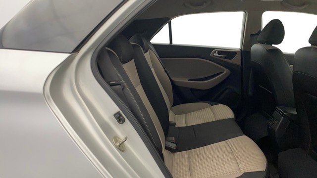 Second-hand 2018 Hyundai i20 1.2 Asta for sale in Lucknow-16