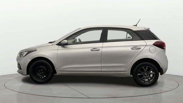 Second-hand 2018 Hyundai i20 1.2 Asta for sale in Lucknow-5