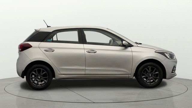 Second-hand 2018 Hyundai i20 1.2 Asta for sale in Lucknow-1