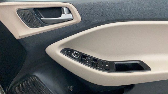 Second-hand 2018 Hyundai i20 1.2 Asta for sale in Lucknow-17