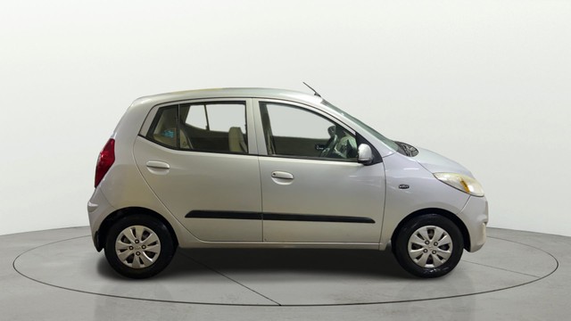 Hyundai i10 Magna Second-hand 2013 Hyundai i10 Magna for sale in Surat-1