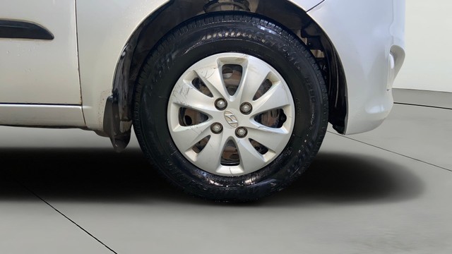 Hyundai i10 Magna Second-hand 2013 Hyundai i10 Magna for sale in Surat-23