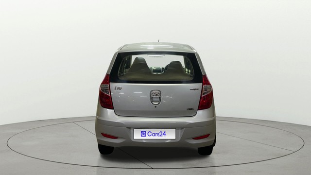 Hyundai i10 Magna Second-hand 2013 Hyundai i10 Magna for sale in Surat-3