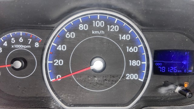 Hyundai i10 Magna Second-hand 2013 Hyundai i10 Magna for sale in Surat-11