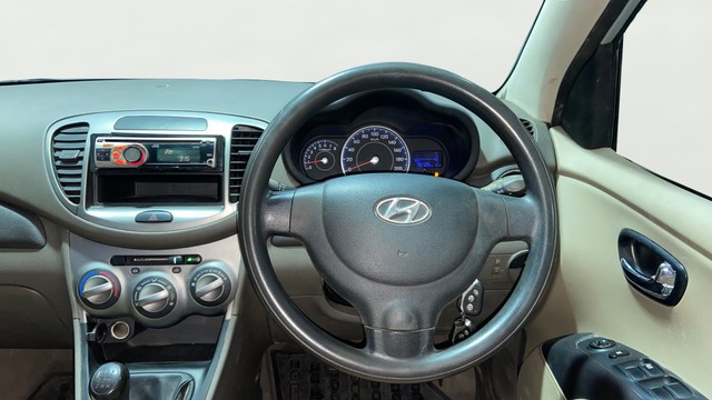 Hyundai i10 Magna Second-hand 2013 Hyundai i10 Magna for sale in Surat-12