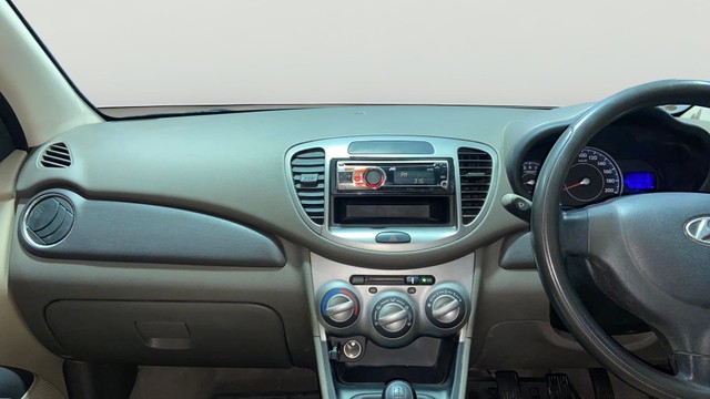 Hyundai i10 Magna Second-hand 2013 Hyundai i10 Magna for sale in Surat-22