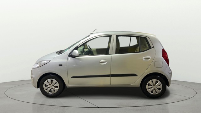 Hyundai i10 Magna Second-hand 2013 Hyundai i10 Magna for sale in Surat-5