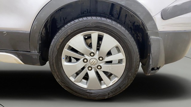 Second-hand 2016 Maruti Suzuki S Cross DDiS 200 Zeta for sale in Ahmedabad-27