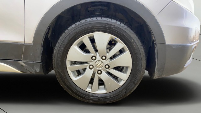 Second-hand 2016 Maruti Suzuki S Cross DDiS 200 Zeta for sale in Ahmedabad-24