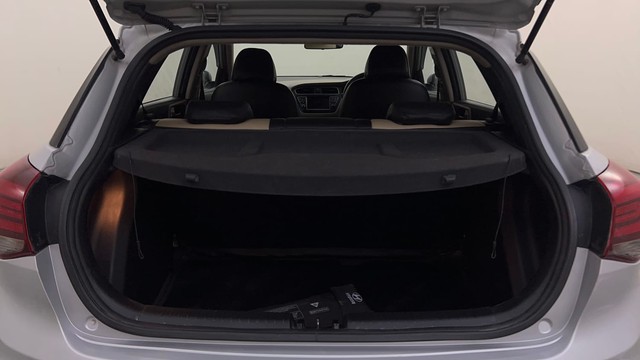 Second-hand 2018 Hyundai i20 1.2 Asta Option for sale in Bangalore-9