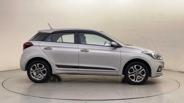 Second-hand 2018 Hyundai i20 1.2 Asta Option for sale in Bangalore-2