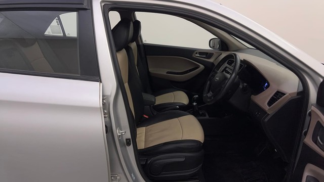 Second-hand 2018 Hyundai i20 1.2 Asta Option for sale in Bangalore-15