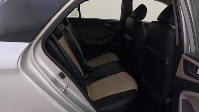 Second-hand 2018 Hyundai i20 1.2 Asta Option for sale in Bangalore-35