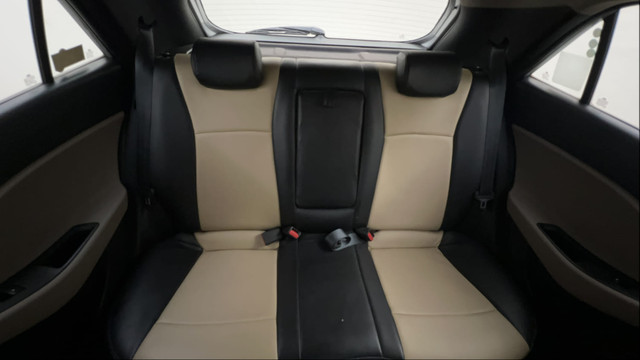 Second-hand 2018 Hyundai i20 1.2 Asta Option for sale in Bangalore-34