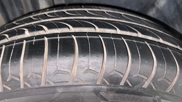 Second-hand 2013 Maruti Suzuki Swift Dzire ZXi for sale in Mysore-32