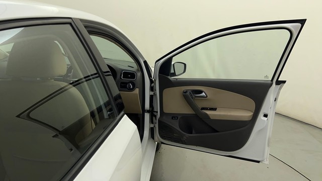 Second-hand 2016 Volkswagen Vento 1.2 TSI Highline BSIV for sale in Bangalore-16