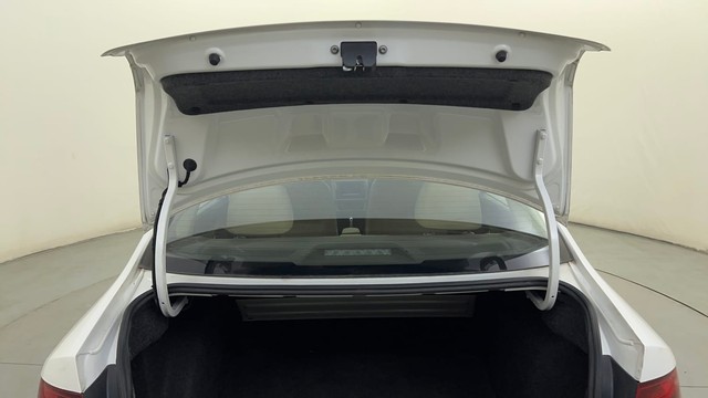 Second-hand 2016 Volkswagen Vento 1.2 TSI Highline BSIV for sale in Bangalore-38