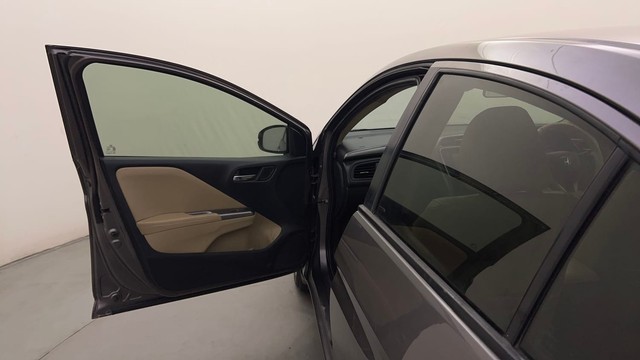 Second-hand 2017 Honda City VX MT for sale in Bangalore-29