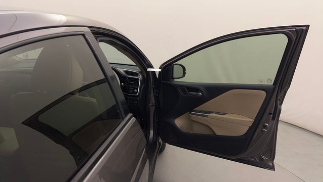 Second-hand 2017 Honda City VX MT for sale in Bangalore-16