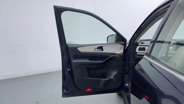 Second-hand 2022 Mahindra XUV700 AX7 AT Luxury Pack BSVI for sale in Gurgaon-38