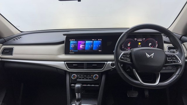 Second-hand 2022 Mahindra XUV700 AX7 AT Luxury Pack BSVI for sale in Gurgaon-11