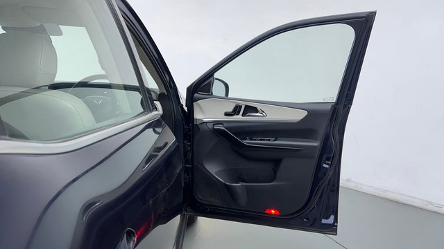 Second-hand 2022 Mahindra XUV700 AX7 AT Luxury Pack BSVI for sale in Gurgaon-16