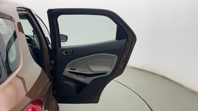 Second-hand 2017 Ford Ecosport Trend for sale in Kolkata-27