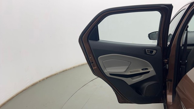 Second-hand 2017 Ford Ecosport Trend for sale in Kolkata-35