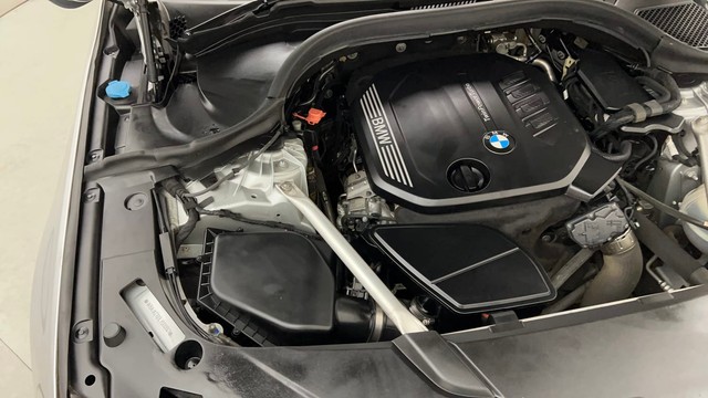 Second-hand 2020 BMW 6 Series GT 620d Luxury Line for sale in Mumbai-26