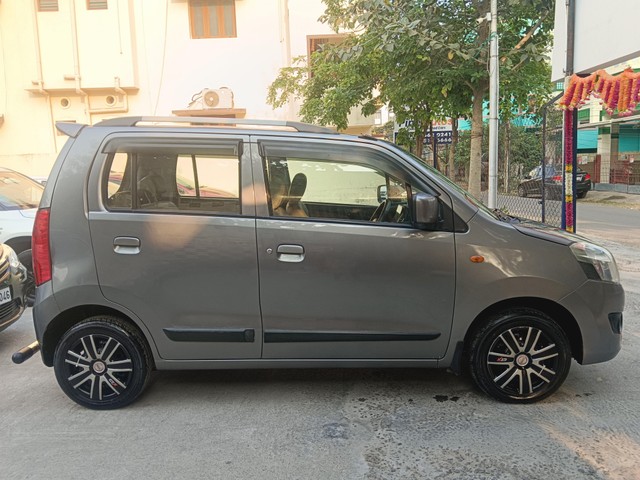 Second-hand 2015 Maruti Suzuki Wagon R VXI BS IV for sale in Chennai-6