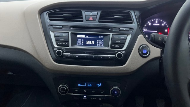 Second-hand 2015 Hyundai i20 1.4 Asta for sale in Hyderabad-32