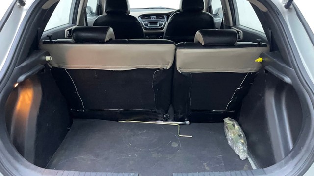 Second-hand 2015 Hyundai i20 1.4 Asta for sale in Hyderabad-9