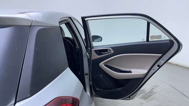 Second-hand 2015 Hyundai i20 1.4 Asta for sale in Hyderabad-29