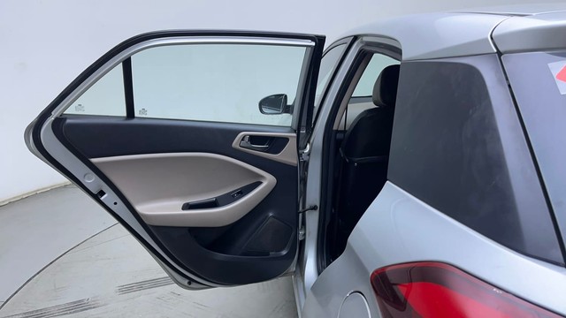 Second-hand 2015 Hyundai i20 1.4 Asta for sale in Hyderabad-23