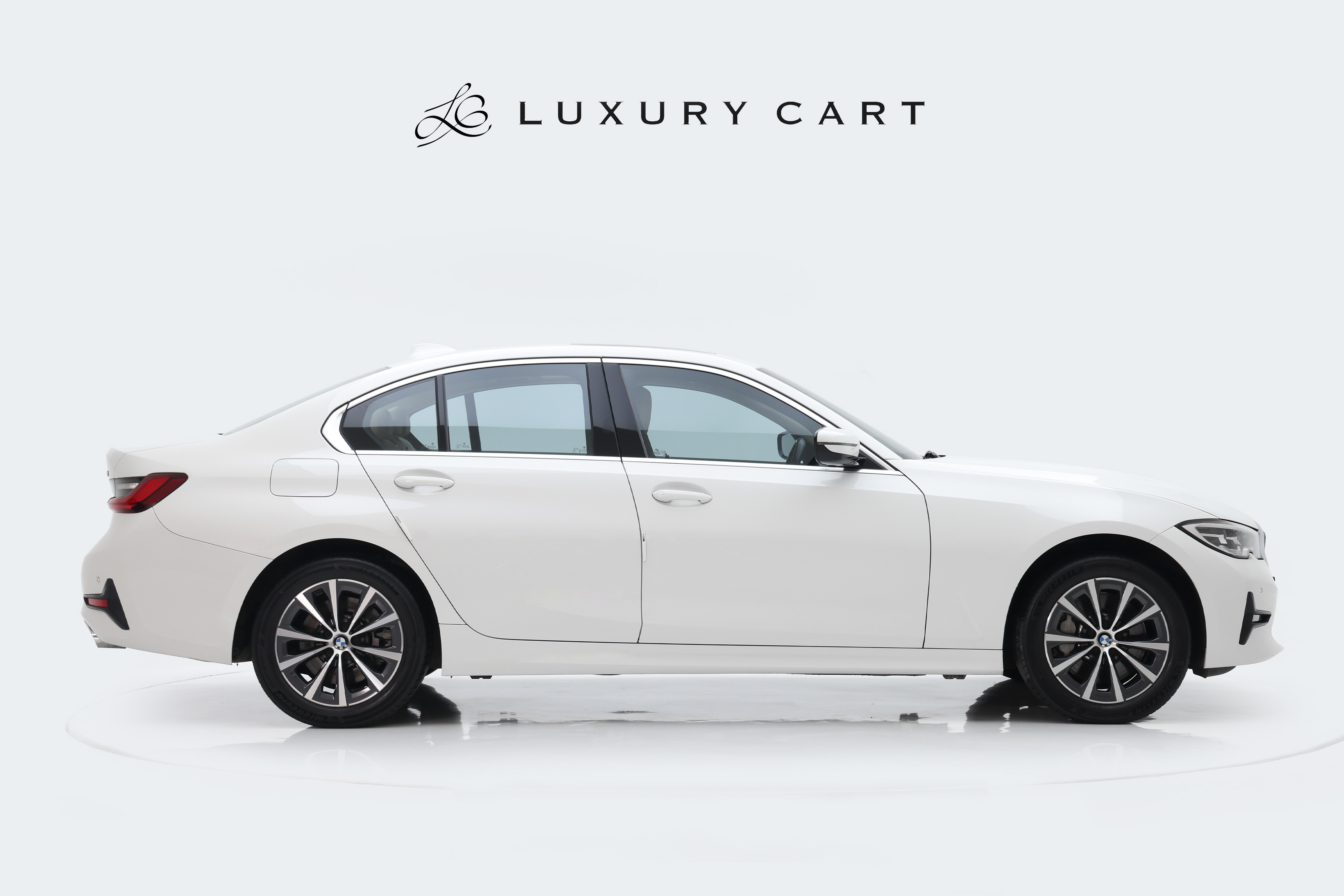 Buy Used BMW 3 Series 330i Sport of 2022 model @ 38,00,000 INR in ...