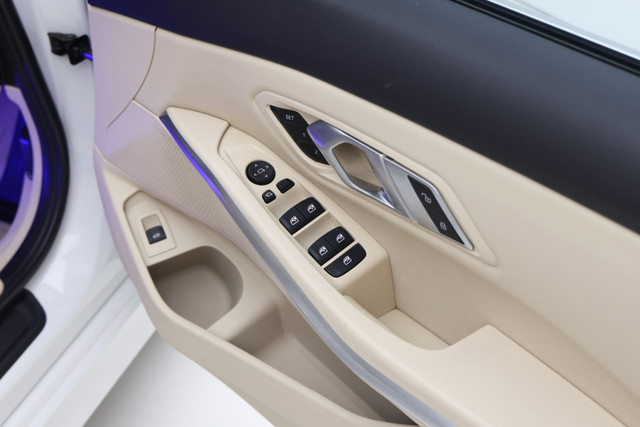 Second-hand 2022 BMW 3 Series 330i Sport for sale in Gurgaon-9