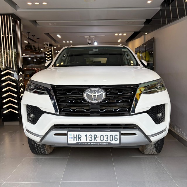Toyota Fortuner 4X2 Diesel AT BSVI Second-hand 2021 Toyota Fortuner 4X2 Diesel AT BSVI for sale in New Delhi-1