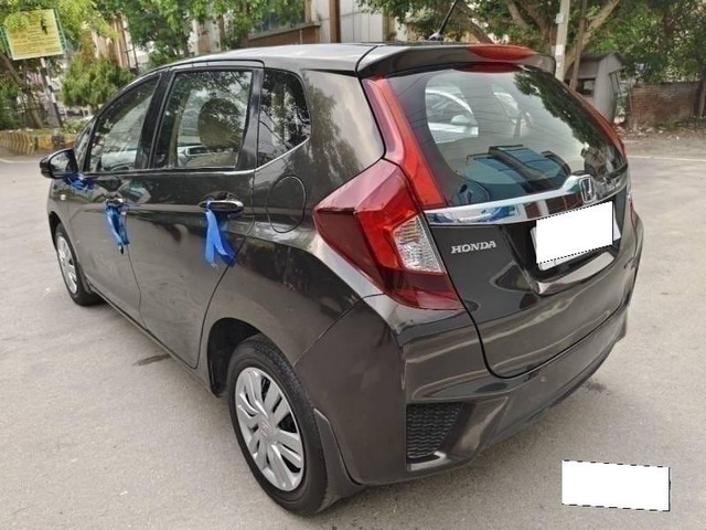 Second-hand 2015 Honda Jazz 1.2 SV i VTEC for sale in Noida-4