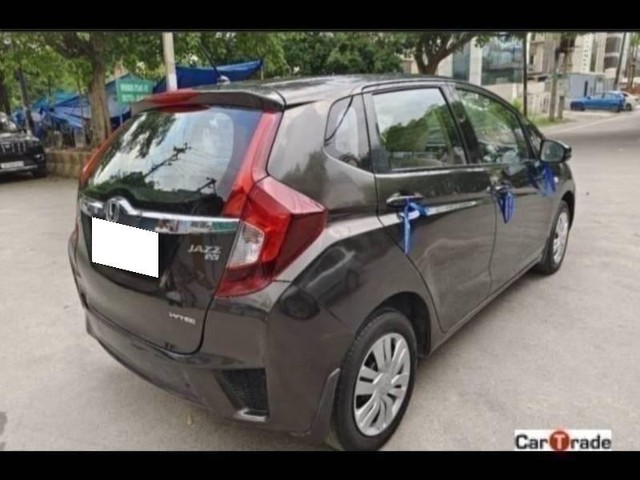 Second-hand 2015 Honda Jazz 1.2 SV i VTEC for sale in Noida-2