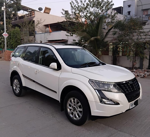 Second-hand 2018 Mahindra XUV500 W9 2WD for sale in Indore-10