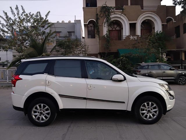 Second-hand 2018 Mahindra XUV500 W9 2WD for sale in Indore-1