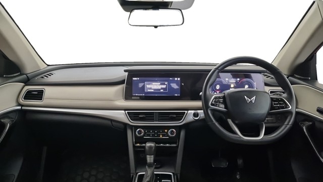 Mahindra XUV700 AX7 AT Luxury Pack BSVI Second-hand 2022 Mahindra XUV700 AX7 AT Luxury Pack BSVI for sale in Gurgaon-10