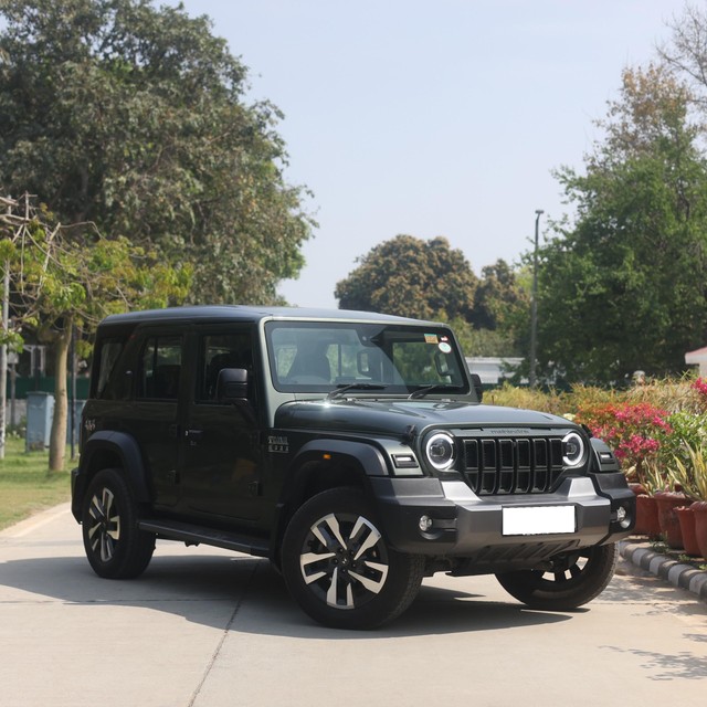 Second-hand 2025 Mahindra Thar ROXX AX7L 4WD Diesel AT for sale in New Delhi-4