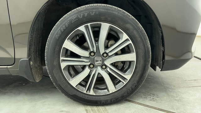 Second-hand 2023 Honda Amaze VX CVT Petrol for sale in Chennai-17